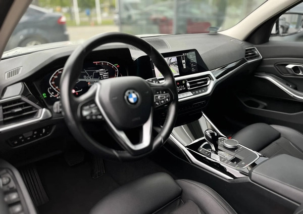 BMW Seria 3 cena 142900 przebieg: 48969, rok produkcji 2021 z Reda małe 742